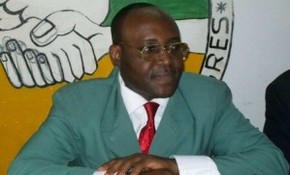 Emile Gros NAKOMBO Seul Homme Politique sur le terrain